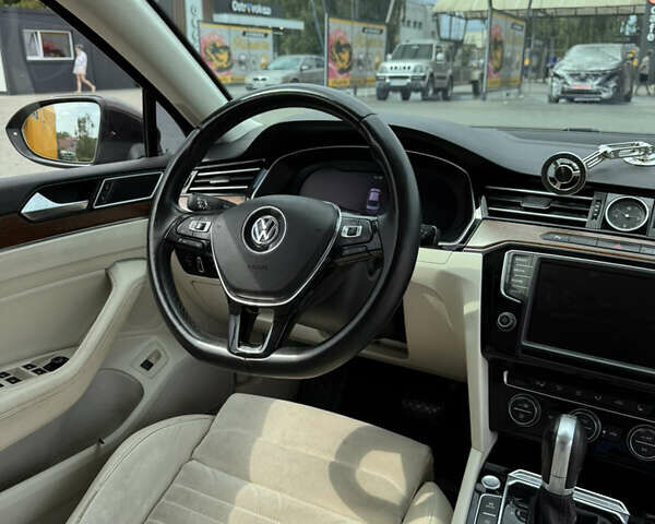 Червоний Фольксваген Пассат, об'ємом двигуна 1.97 л та пробігом 298 тис. км за 16300 $, фото 4 на Automoto.ua