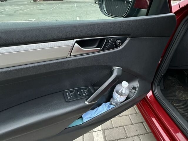 Красный Фольксваген Пассат, объемом двигателя 1.8 л и пробегом 127 тыс. км за 11499 $, фото 15 на Automoto.ua