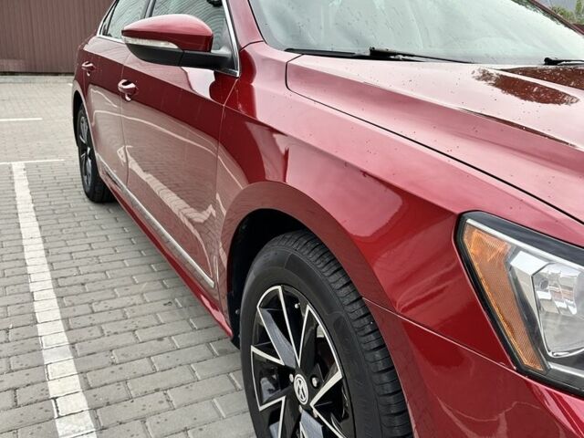 Красный Фольксваген Пассат, объемом двигателя 1.8 л и пробегом 127 тыс. км за 11499 $, фото 3 на Automoto.ua