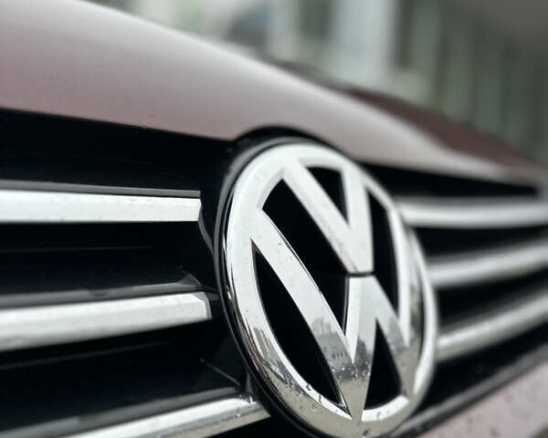 Червоний Фольксваген Пассат, об'ємом двигуна 1.8 л та пробігом 192 тис. км за 9900 $, фото 8 на Automoto.ua