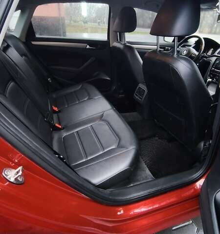 Червоний Фольксваген Пассат, об'ємом двигуна 1.8 л та пробігом 195 тис. км за 11000 $, фото 12 на Automoto.ua