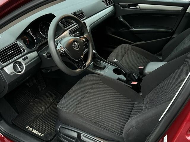 Красный Фольксваген Пассат, объемом двигателя 1.8 л и пробегом 127 тыс. км за 11499 $, фото 13 на Automoto.ua