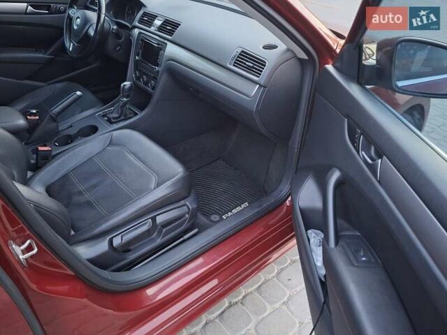 Красный Фольксваген Пассат, объемом двигателя 1.8 л и пробегом 98 тыс. км за 9500 $, фото 4 на Automoto.ua