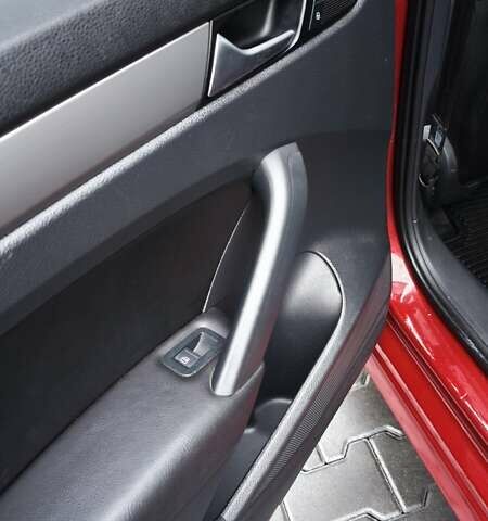 Червоний Фольксваген Пассат, об'ємом двигуна 1.8 л та пробігом 195 тис. км за 11000 $, фото 33 на Automoto.ua