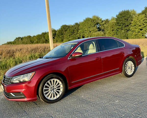 Красный Фольксваген Пассат, объемом двигателя 1.8 л и пробегом 140 тыс. км за 12750 $, фото 3 на Automoto.ua