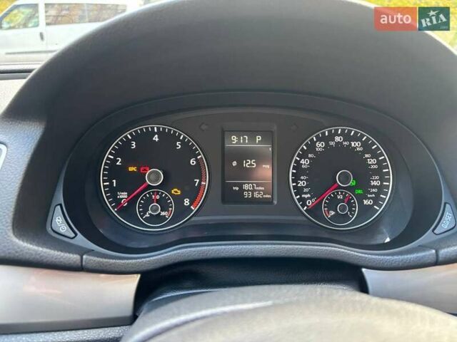 Червоний Фольксваген Пассат, об'ємом двигуна 1.8 л та пробігом 150 тис. км за 9500 $, фото 6 на Automoto.ua