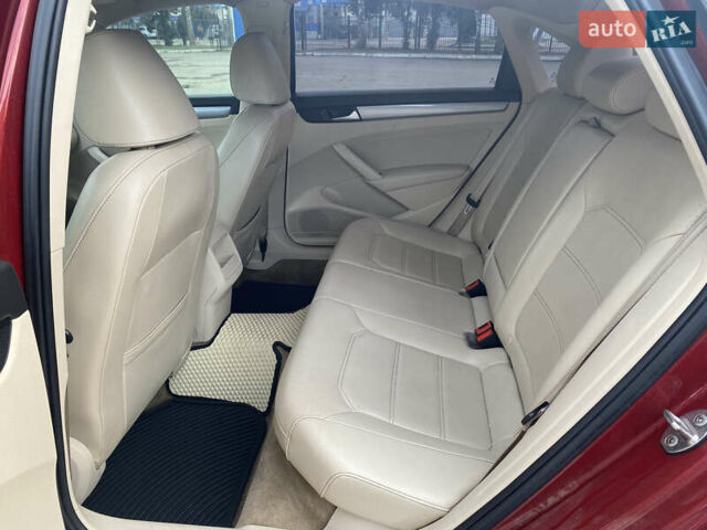 Червоний Фольксваген Пассат, об'ємом двигуна 1.8 л та пробігом 195 тис. км за 8800 $, фото 10 на Automoto.ua