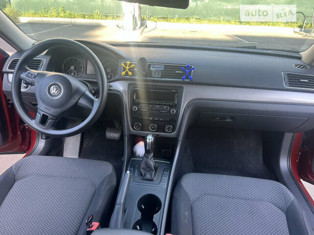 Красный Фольксваген Пассат, объемом двигателя 1.8 л и пробегом 130 тыс. км за 11800 $, фото 8 на Automoto.ua