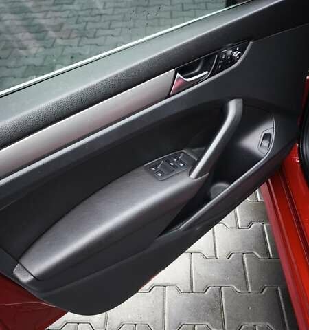 Червоний Фольксваген Пассат, об'ємом двигуна 1.8 л та пробігом 195 тис. км за 11000 $, фото 27 на Automoto.ua