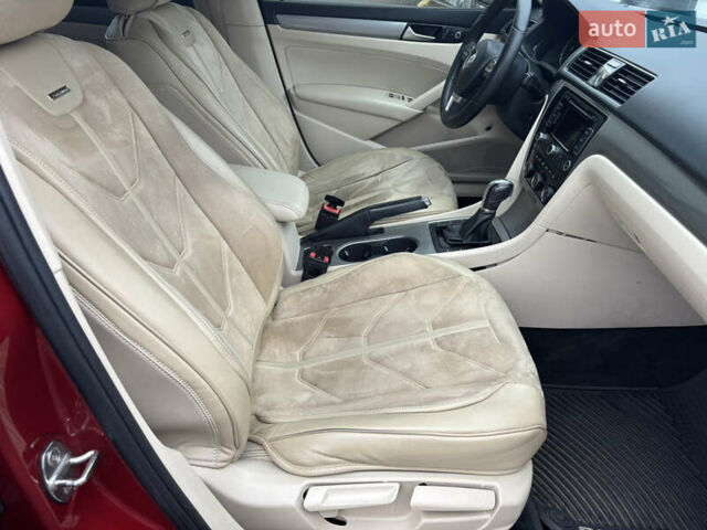 Красный Фольксваген Пассат, объемом двигателя 1.8 л и пробегом 247 тыс. км за 10900 $, фото 15 на Automoto.ua