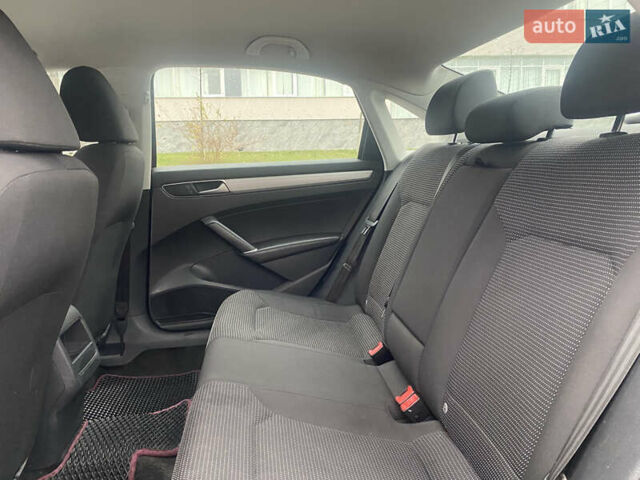 Красный Фольксваген Пассат, объемом двигателя 1.8 л и пробегом 211 тыс. км за 9700 $, фото 11 на Automoto.ua