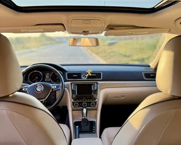 Красный Фольксваген Пассат, объемом двигателя 1.8 л и пробегом 140 тыс. км за 12750 $, фото 13 на Automoto.ua