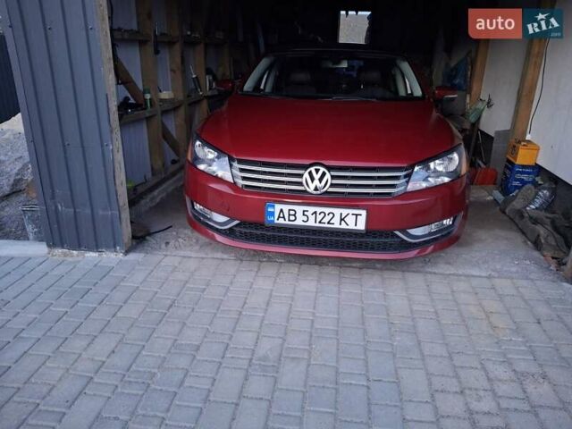 Красный Фольксваген Пассат, объемом двигателя 1.8 л и пробегом 98 тыс. км за 9500 $, фото 1 на Automoto.ua