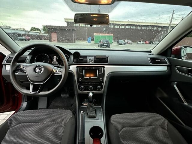 Красный Фольксваген Пассат, объемом двигателя 1.8 л и пробегом 127 тыс. км за 11499 $, фото 11 на Automoto.ua