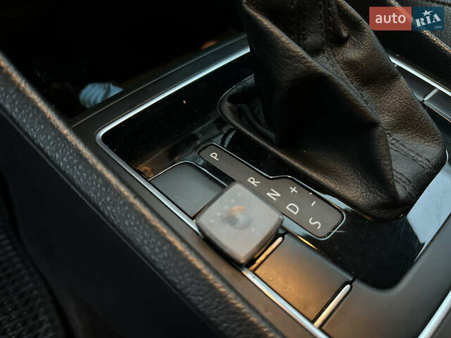 Червоний Фольксваген Пассат, об'ємом двигуна 1.8 л та пробігом 192 тис. км за 9900 $, фото 21 на Automoto.ua