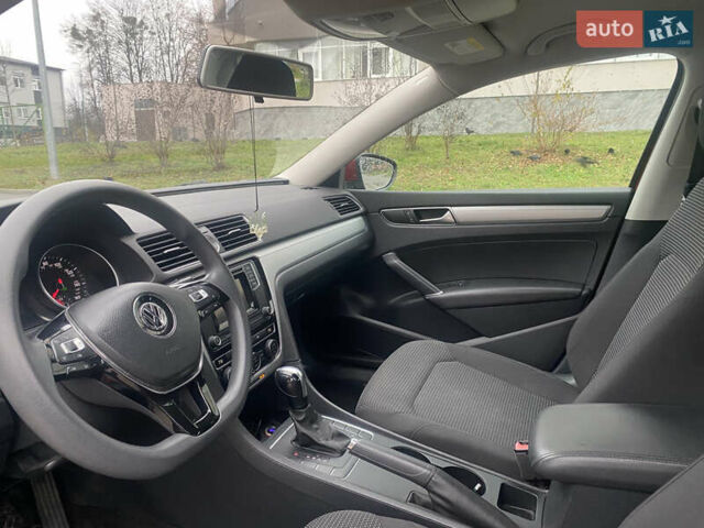 Красный Фольксваген Пассат, объемом двигателя 1.8 л и пробегом 211 тыс. км за 9700 $, фото 10 на Automoto.ua