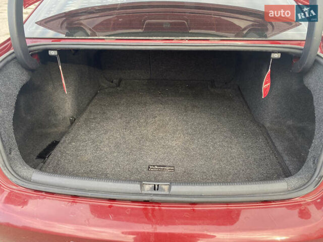 Червоний Фольксваген Пассат, об'ємом двигуна 1.8 л та пробігом 195 тис. км за 8800 $, фото 14 на Automoto.ua