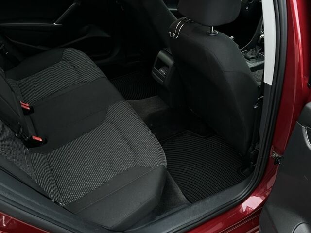 Красный Фольксваген Пассат, объемом двигателя 1.8 л и пробегом 127 тыс. км за 11499 $, фото 17 на Automoto.ua