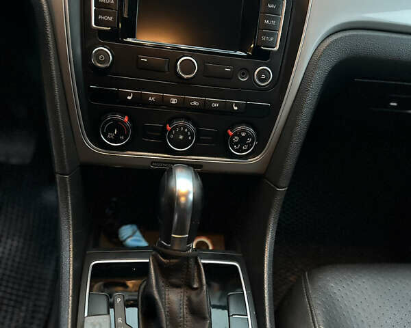 Червоний Фольксваген Пассат, об'ємом двигуна 1.8 л та пробігом 192 тис. км за 9900 $, фото 23 на Automoto.ua