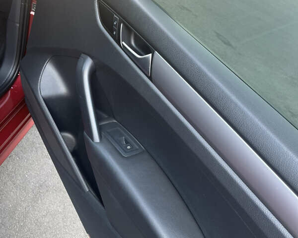 Красный Фольксваген Пассат, объемом двигателя 1.8 л и пробегом 130 тыс. км за 11800 $, фото 27 на Automoto.ua