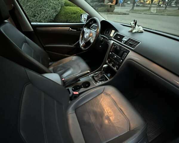 Червоний Фольксваген Пассат, об'ємом двигуна 1.8 л та пробігом 192 тис. км за 9900 $, фото 18 на Automoto.ua