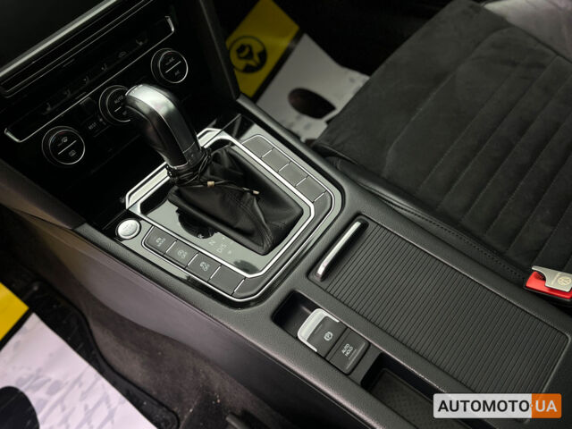 Червоний Фольксваген Пассат, об'ємом двигуна 1.8 л та пробігом 360 тис. км за 15290 $, фото 20 на Automoto.ua