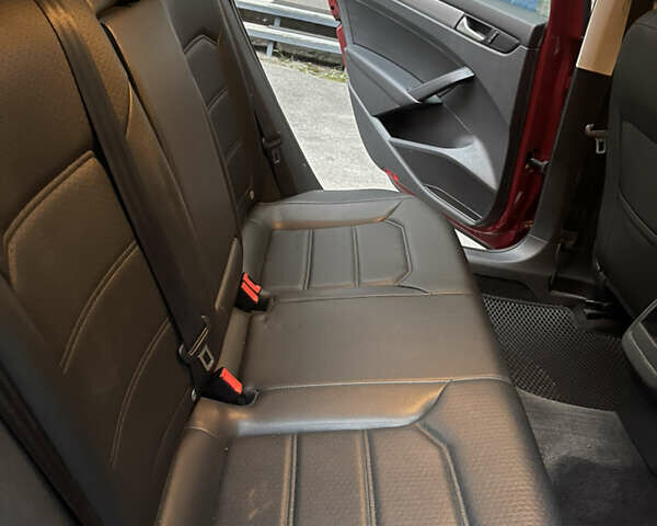 Красный Фольксваген Пассат, объемом двигателя 1.8 л и пробегом 225 тыс. км за 13800 $, фото 5 на Automoto.ua