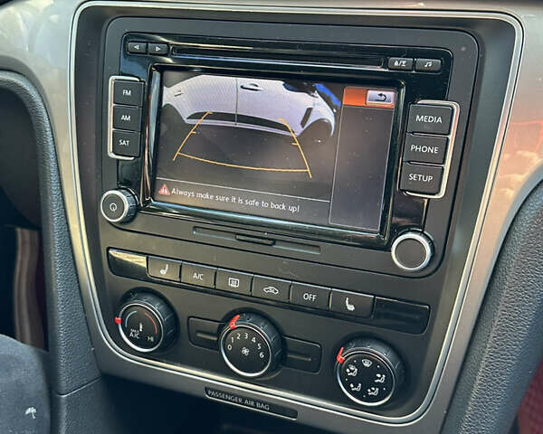 Червоний Фольксваген Пассат, об'ємом двигуна 1.8 л та пробігом 160 тис. км за 10800 $, фото 9 на Automoto.ua