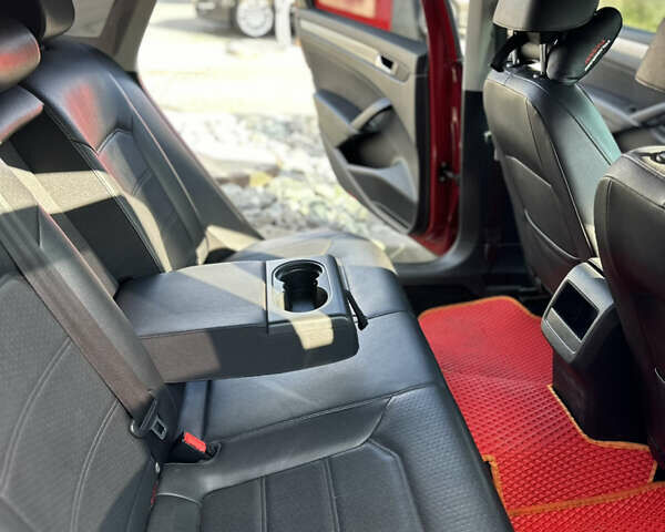 Червоний Фольксваген Пассат, об'ємом двигуна 1.8 л та пробігом 160 тис. км за 10800 $, фото 18 на Automoto.ua