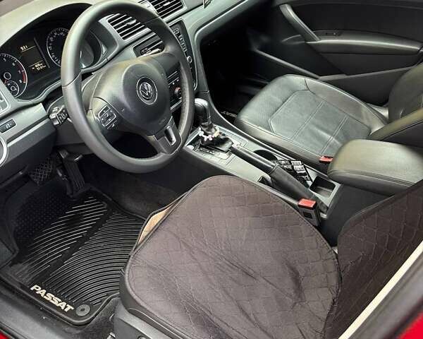 Червоний Фольксваген Пассат, об'ємом двигуна 1.8 л та пробігом 150 тис. км за 9500 $, фото 10 на Automoto.ua