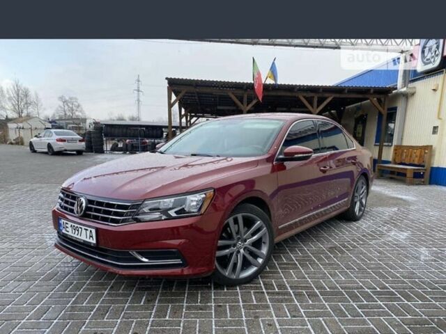 Красный Фольксваген Пассат, объемом двигателя 1.8 л и пробегом 178 тыс. км за 12700 $, фото 3 на Automoto.ua