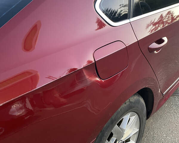 Красный Фольксваген Пассат, объемом двигателя 1.8 л и пробегом 142 тыс. км за 10500 $, фото 12 на Automoto.ua