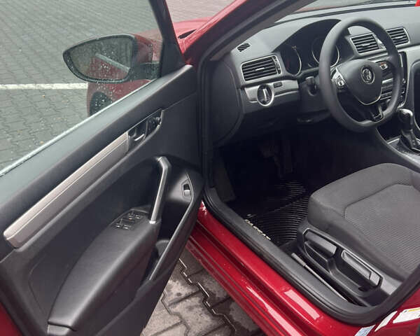 Червоний Фольксваген Пассат, об'ємом двигуна 1.8 л та пробігом 110 тис. км за 11700 $, фото 7 на Automoto.ua