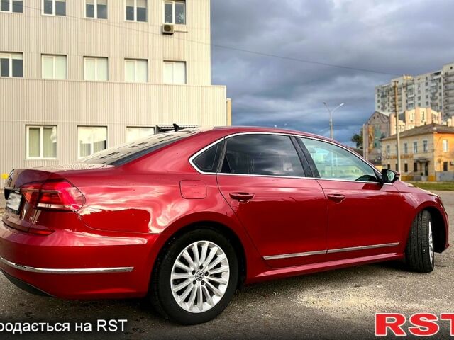 Красный Фольксваген Пассат, объемом двигателя 1.8 л и пробегом 121 тыс. км за 14000 $, фото 1 на Automoto.ua