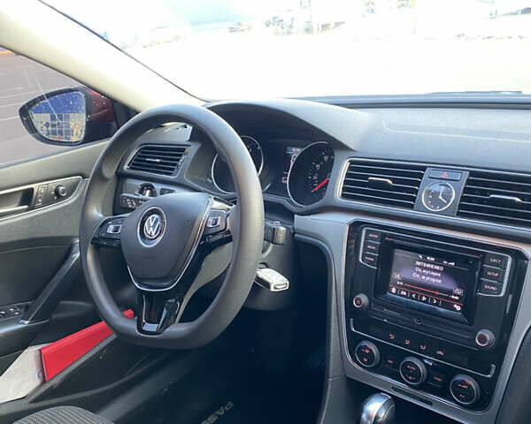 Красный Фольксваген Пассат, объемом двигателя 1.8 л и пробегом 142 тыс. км за 10500 $, фото 19 на Automoto.ua