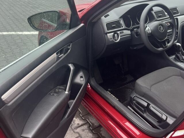 Червоний Фольксваген Пассат, об'ємом двигуна 1.8 л та пробігом 107 тис. км за 12700 $, фото 6 на Automoto.ua