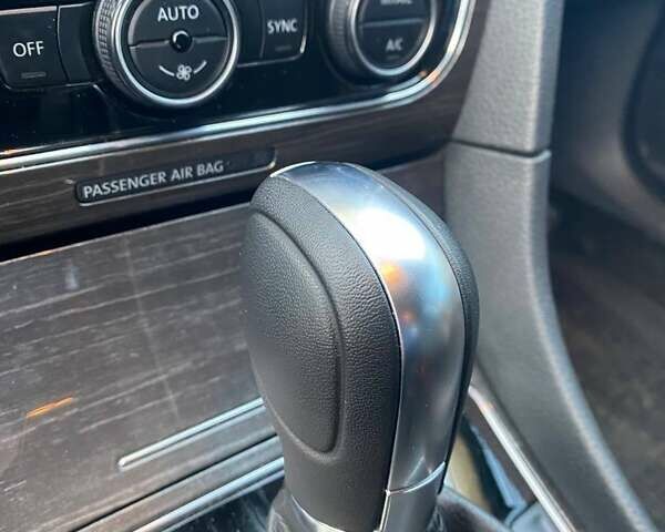 Фольксваген Пассат 2016 в Киеве на Automoto.ua Красный Фольксваген Пассат, объемом двигателя 1.8 л и пробегом 149 тыс. км за 9500 $, фото 6 на Automoto.ua