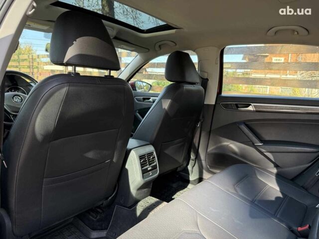 Красный Фольксваген Пассат, объемом двигателя 1.8 л и пробегом 71 тыс. км за 14990 $, фото 17 на Automoto.ua