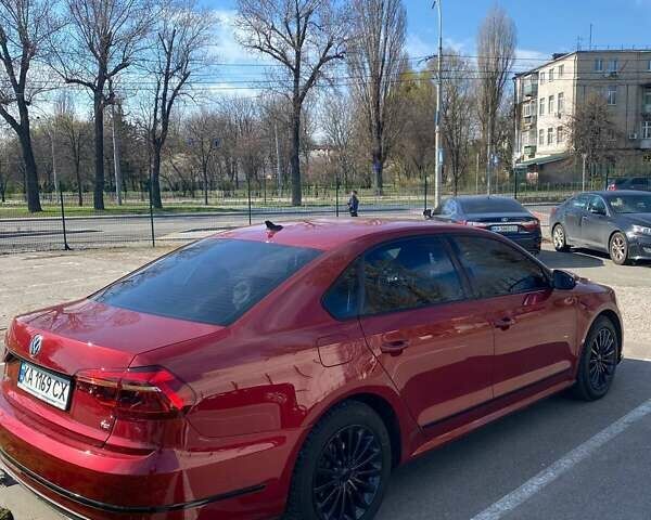 Фольксваген Пассат 2016 в Киеве на Automoto.ua Красный Фольксваген Пассат, объемом двигателя 1.8 л и пробегом 149 тыс. км за 9500 $, фото 3 на Automoto.ua