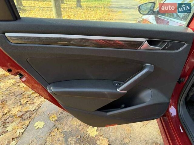Красный Фольксваген Пассат, объемом двигателя 1.8 л и пробегом 71 тыс. км за 14990 $, фото 13 на Automoto.ua