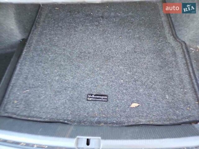 Фольксваген Пассат 2016 в Киеве на Automoto.ua Красный Фольксваген Пассат, объемом двигателя 1.8 л и пробегом 210 тыс. км за 2366 $, фото 11 на Automoto.ua