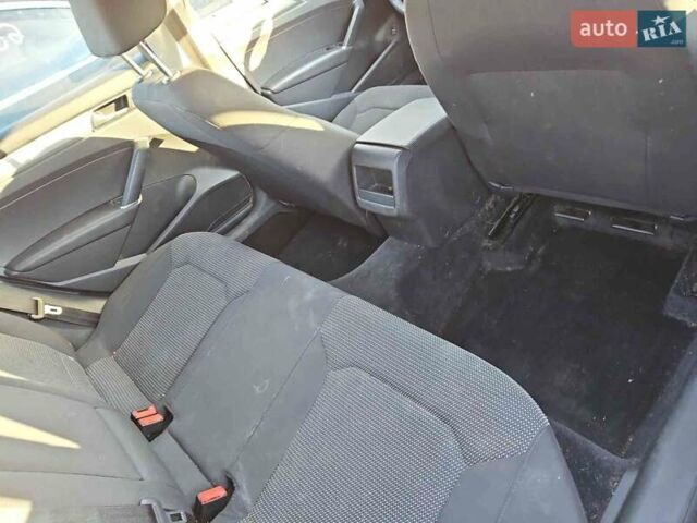 Фольксваген Пассат 2016 в Киеве на Automoto.ua Красный Фольксваген Пассат, объемом двигателя 1.8 л и пробегом 210 тыс. км за 2366 $, фото 16 на Automoto.ua