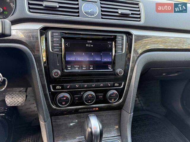 Красный Фольксваген Пассат, объемом двигателя 1.8 л и пробегом 71 тыс. км за 14990 $, фото 12 на Automoto.ua