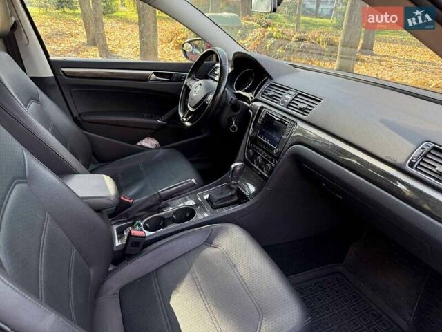 Красный Фольксваген Пассат, объемом двигателя 1.8 л и пробегом 71 тыс. км за 14990 $, фото 23 на Automoto.ua