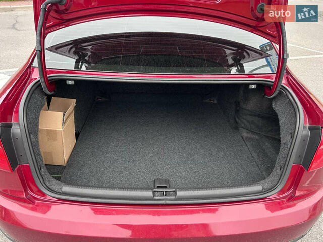 Червоний Фольксваген Пассат, об'ємом двигуна 1.8 л та пробігом 177 тис. км за 9500 $, фото 17 на Automoto.ua