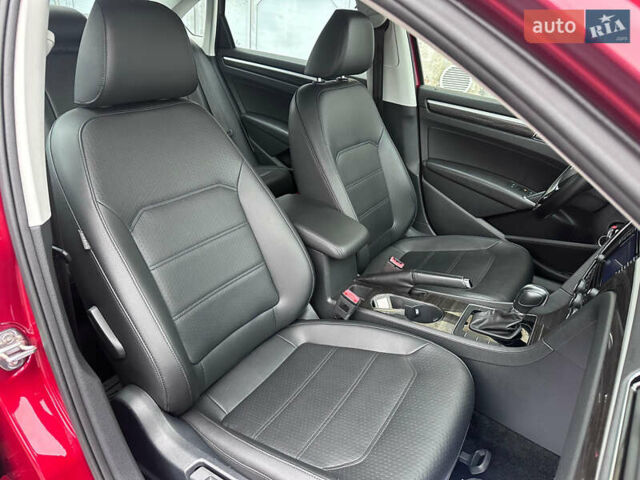 Красный Фольксваген Пассат, объемом двигателя 1.8 л и пробегом 184 тыс. км за 10900 $, фото 13 на Automoto.ua