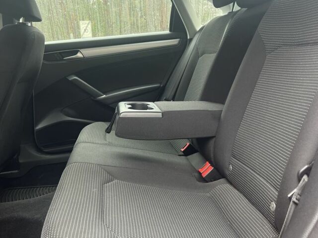 Червоний Фольксваген Пассат, об'ємом двигуна 1.8 л та пробігом 107 тис. км за 12700 $, фото 5 на Automoto.ua