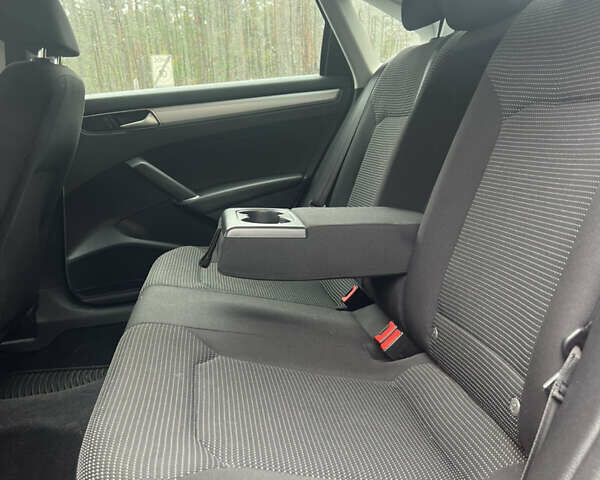 Червоний Фольксваген Пассат, об'ємом двигуна 1.8 л та пробігом 110 тис. км за 11700 $, фото 6 на Automoto.ua