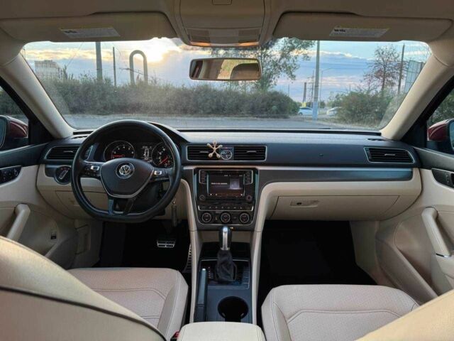 Фольксваген Пассат 2016 в Киеве на Automoto.ua Красный Фольксваген Пассат, объемом двигателя 1.8 л и пробегом 110 тыс. км за 12000 $, фото 12 на Automoto.ua