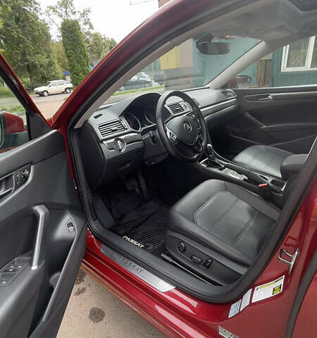 Красный Фольксваген Пассат, объемом двигателя 1.8 л и пробегом 95 тыс. км за 15000 $, фото 1 на Automoto.ua